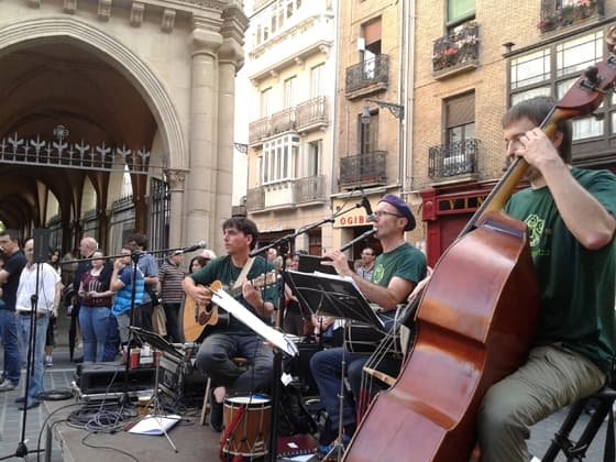 AIKO denboraldiko azken Karrikadantzan Iruñean