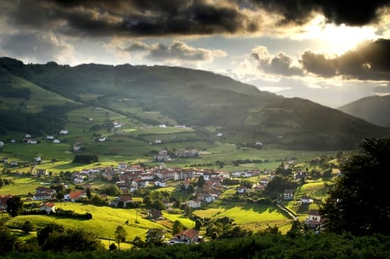 Dantzatzen jarraitu nahi dugulako....