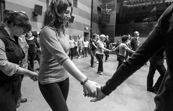 BERRIZ AURREZ AURRE DANTZAN