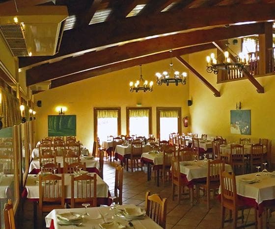 NABARNIZ jatetxean Herri Bazkaria eta erromeria AIKOPEREKIN, apirilak 3an