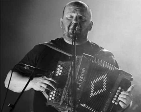 Kantari Kontarin Gabonetako koplak Roberto Etxebarriarekin